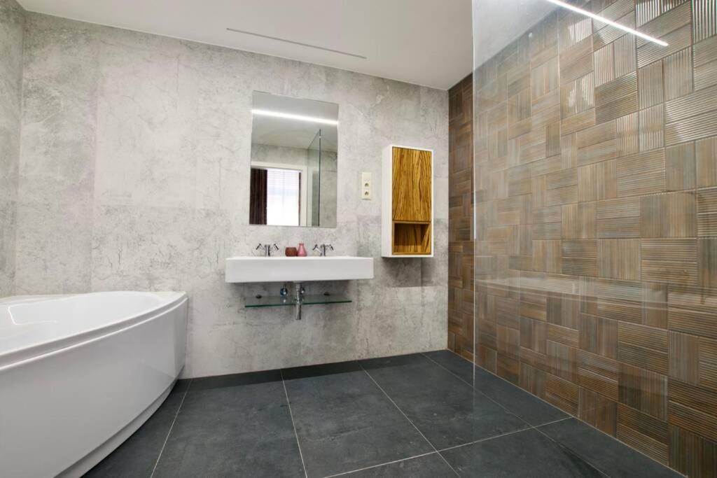 Premium Apartment By Hi5 - Best Ever Budapest Extérieur photo